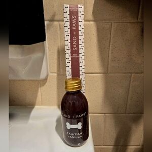 NWT RARE Sand and Paws Tahitian Vanilla Reed Diffuser